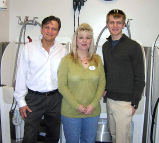 Group photo of the owners of Hanvey